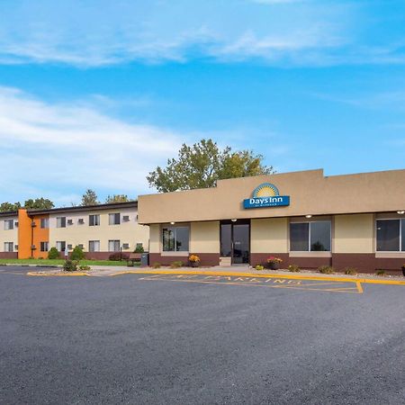 Days Inn By Wyndham Ньютон Экстерьер фото