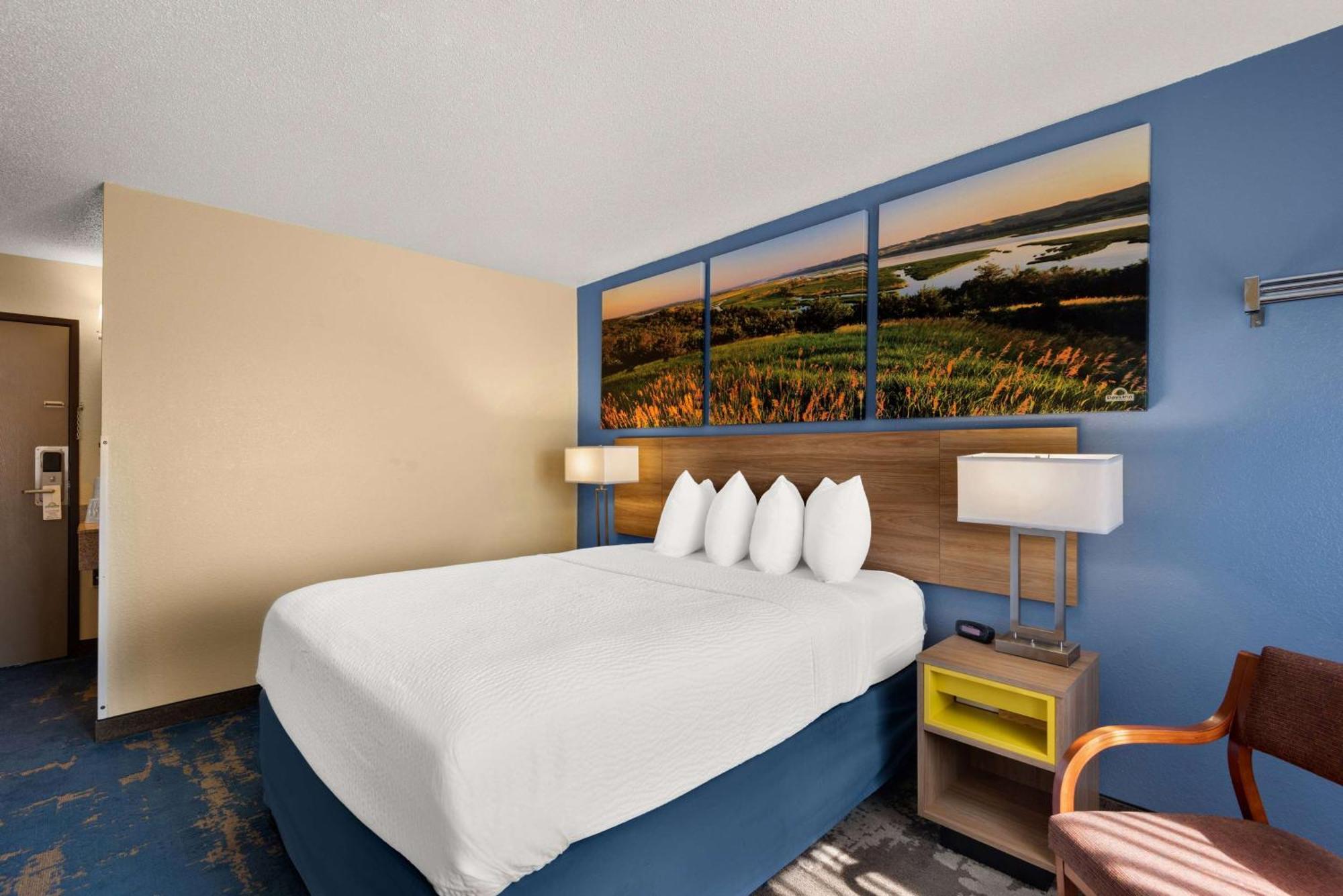 Days Inn By Wyndham Ньютон Экстерьер фото